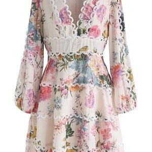 NWT Only In Dreams Floral V-Neck Dress